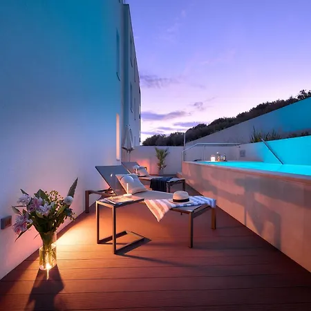 Deluxe Apartment With Private Heated Pool On Znjan Beach - Urban Nook