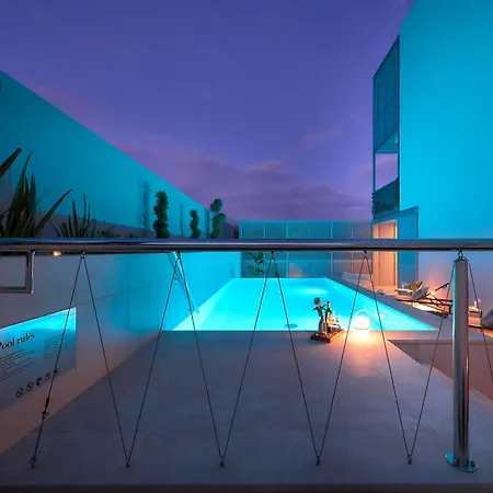 Deluxe Apartment With Private Heated Pool On Znjan Beach - Urban Nook