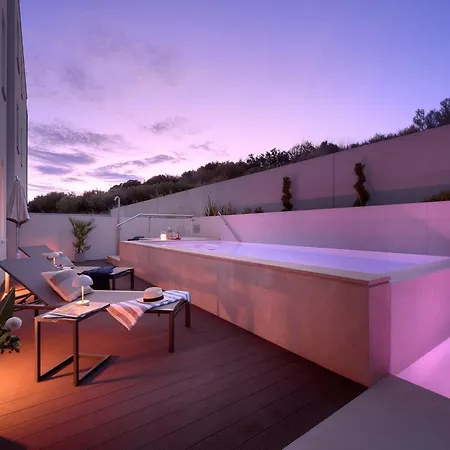 Deluxe Apartment With Private Heated Pool On Znjan Beach - Urban Nook 아파트