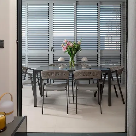 Апартаменты Deluxe With Private Heated Pool On Znjan - Urban Nook