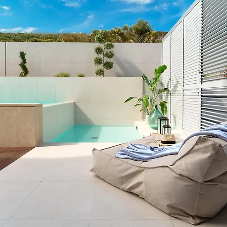 Апартаменты Deluxe With Private Heated Pool On Znjan - Urban Nook *