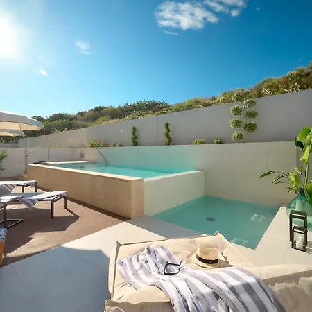 Deluxe Apartment With Private Heated Pool On Znjan Beach - Urban Nook * Split