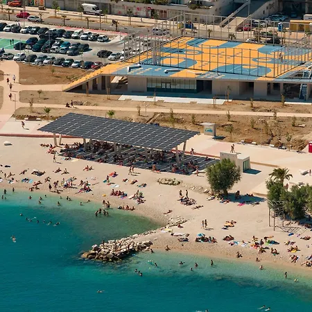 Deluxe Apartment With Private Heated Pool On Znjan Beach - Urban Nook Lejlighed Split