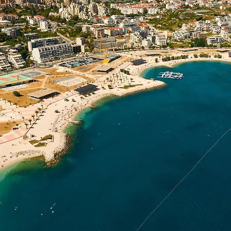 Deluxe Apartment With Private Heated Pool On Znjan Beach - Urban Nook * Split