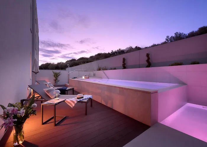 Deluxe With Private Heated Pool On Znjan - Urban Nook アパート