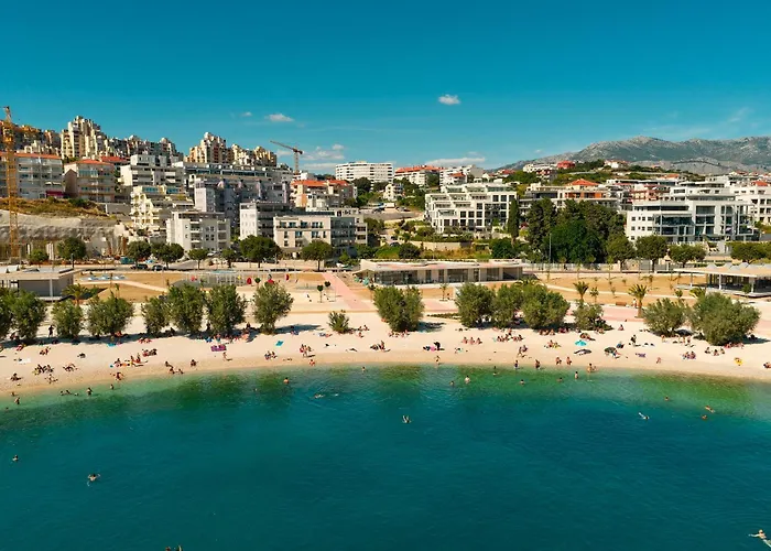 Deluxe With Private Heated Pool On Znjan - Urban Nook スプリト